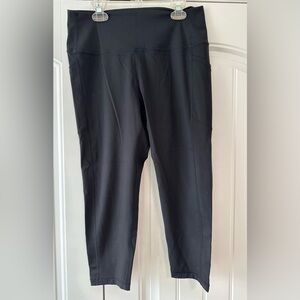 Zyia Active Size 14-16 Black Crop Leggings